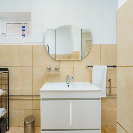 The Great Pearl Ocean Views Near & Airport Machico (Madeira)